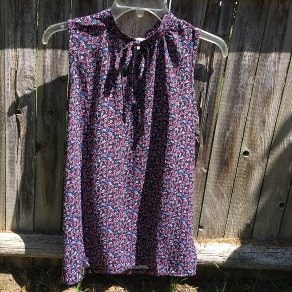 Loft Sleevless Blouse Tie Front Keyhole Neckline